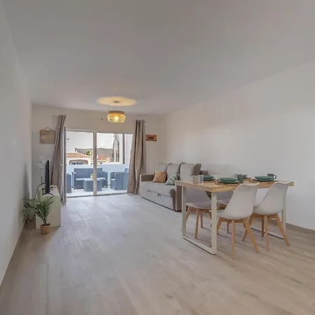 Apartment Atlantic Breeze, Bright Big Terrace, Pool, Wifi *
