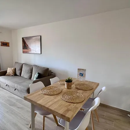 Apartment Atlantic Breeze, Bright Big Terrace, Pool, Wifi