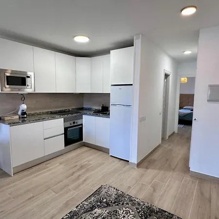 Atlantic Breeze, Bright Big Terrace, Pool, Wifi Apartment Chayofa