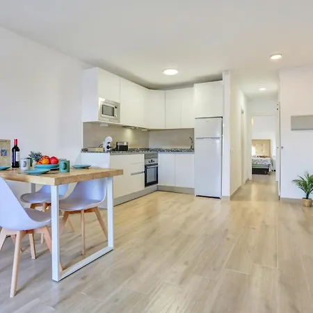 Atlantic Breeze, Bright Big Terrace, Pool, Wifi 아파트