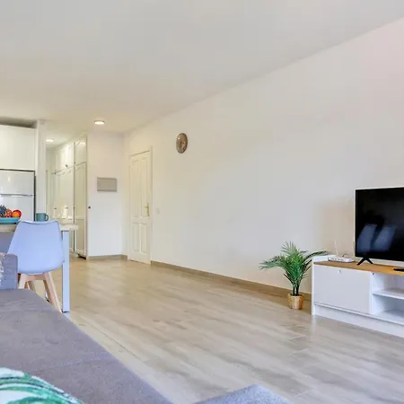 Atlantic Breeze, Bright Big Terrace, Pool, Wifi Apartamento Chayofa