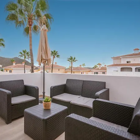 Atlantic Breeze, Bright Big Terrace, Pool, Wifi 公寓 Chayofa