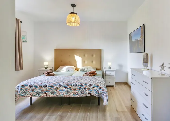 Apartmán Atlantic Breeze, Bright Big Terrace, Pool, Wifi *